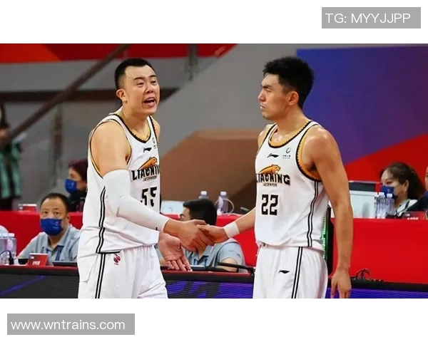 昔日双星齐退役韩德君李晓旭告别篮球生涯共谱传奇篇章